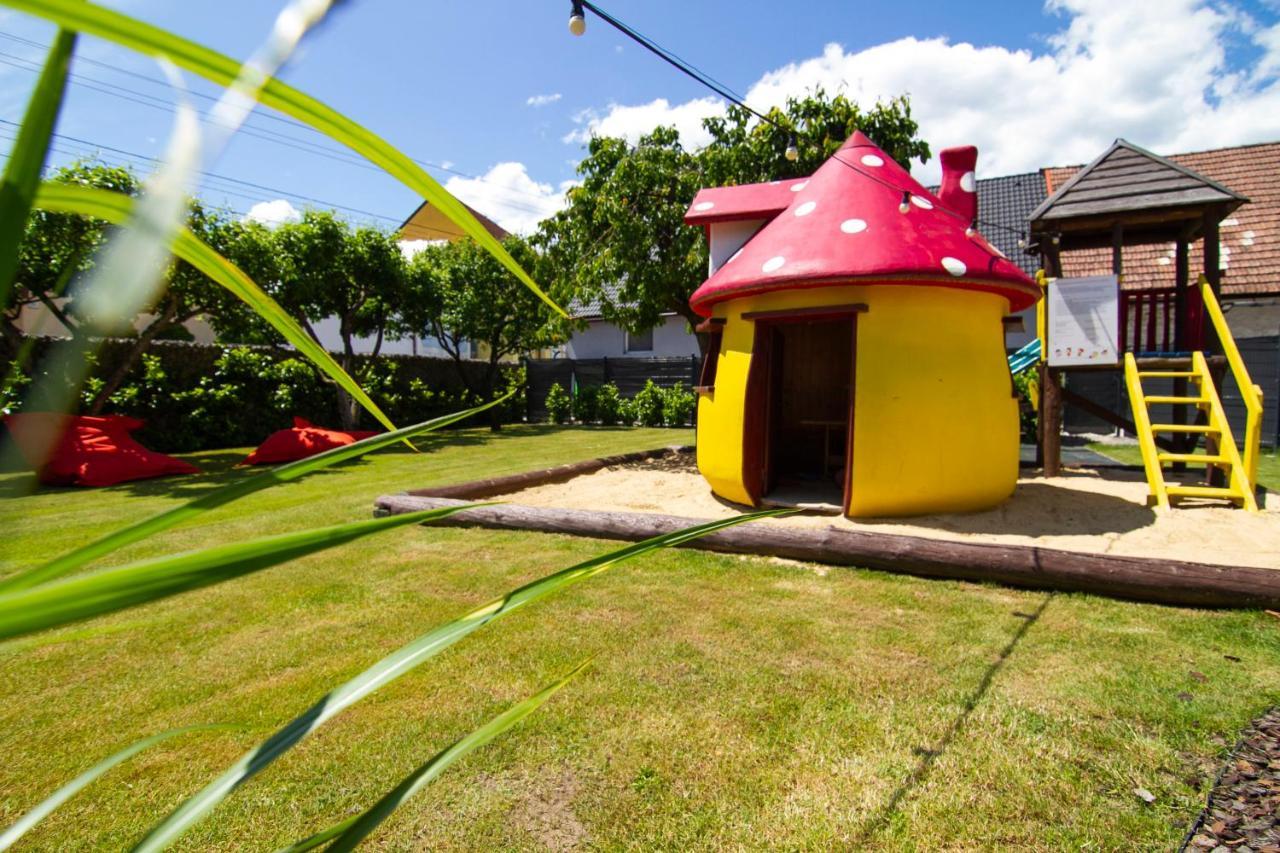 Apartmány Berries Valča Exterior foto