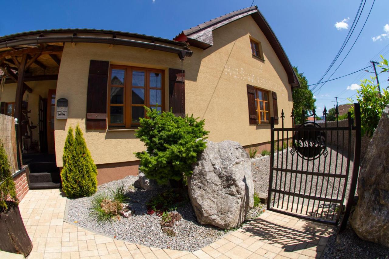 Apartmány Berries Valča Exterior foto